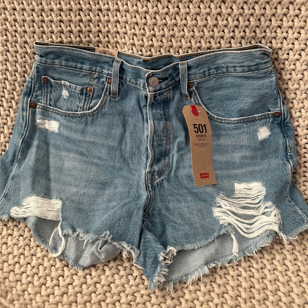NWT Levi's 501 Women's Blue Denim Shorts